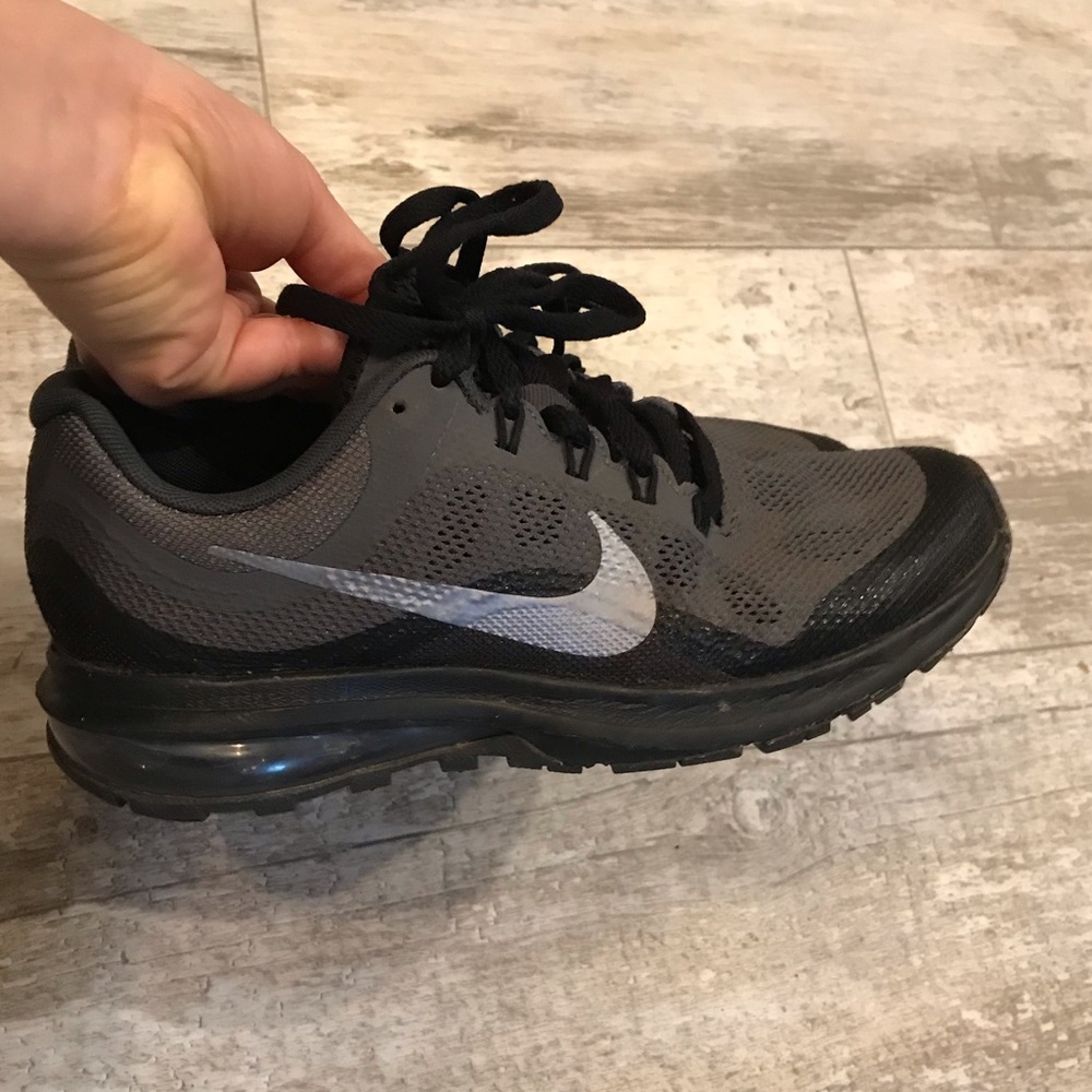 Nike Sneakers - Picture 3 of 8